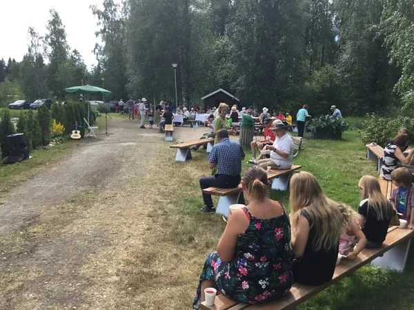 Lummelammen rantakalalla oli mukavasti yleisöö